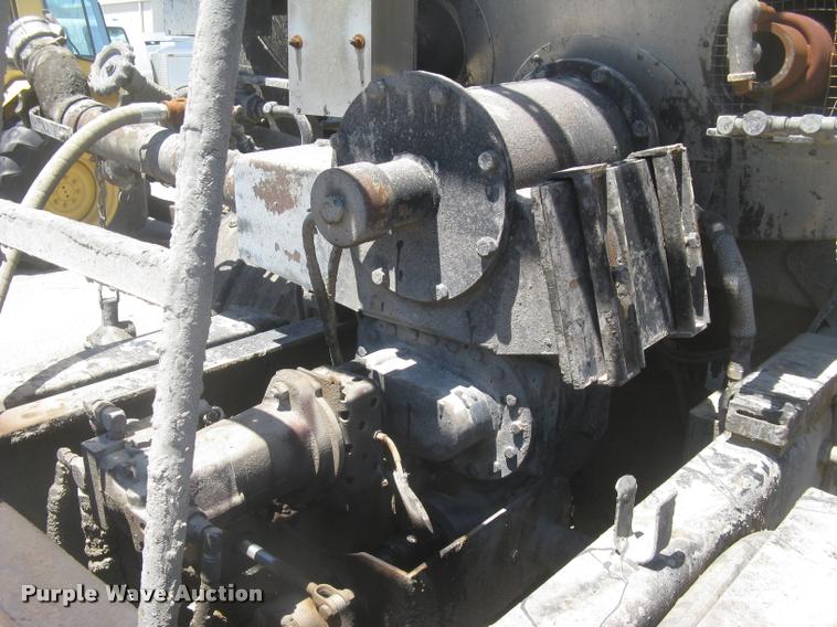 image for item L2340 2001 Peterbilt 330 asphalt distribution truck