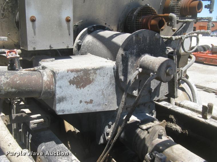 image for item L2340 2001 Peterbilt 330 asphalt distribution truck