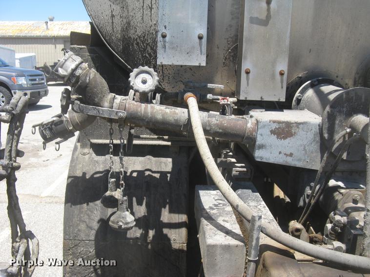 image for item L2340 2001 Peterbilt 330 asphalt distribution truck