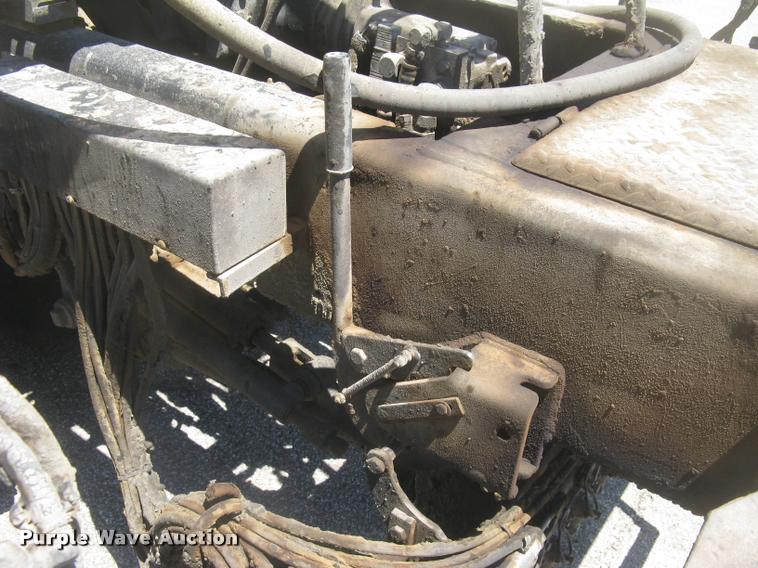 image for item L2340 2001 Peterbilt 330 asphalt distribution truck