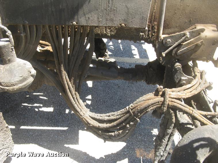 image for item L2340 2001 Peterbilt 330 asphalt distribution truck