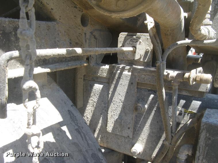 image for item L2340 2001 Peterbilt 330 asphalt distribution truck