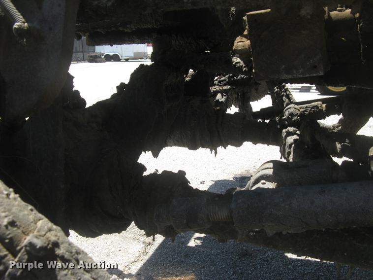 image for item L2340 2001 Peterbilt 330 asphalt distribution truck