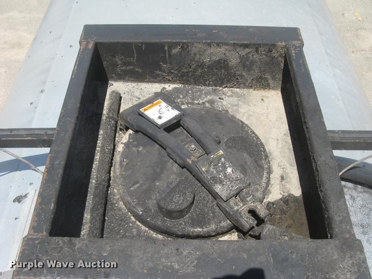 image for item L2340 2001 Peterbilt 330 asphalt distribution truck