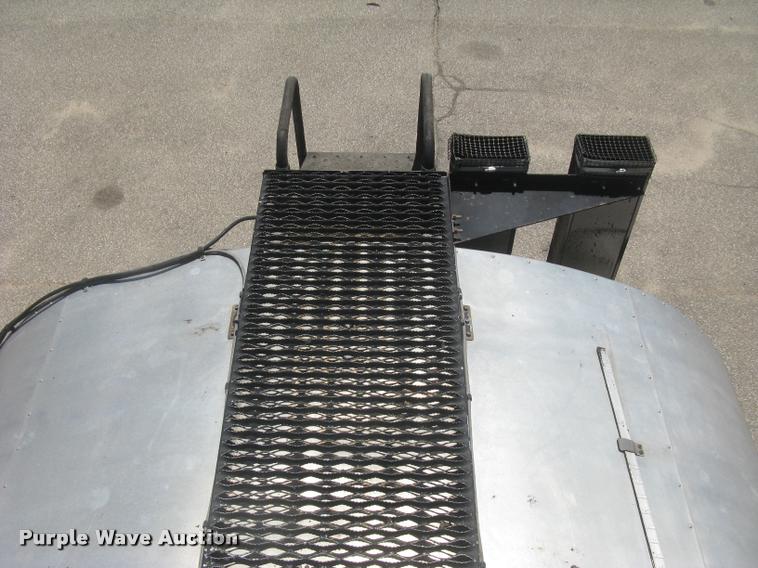 image for item L2340 2001 Peterbilt 330 asphalt distribution truck