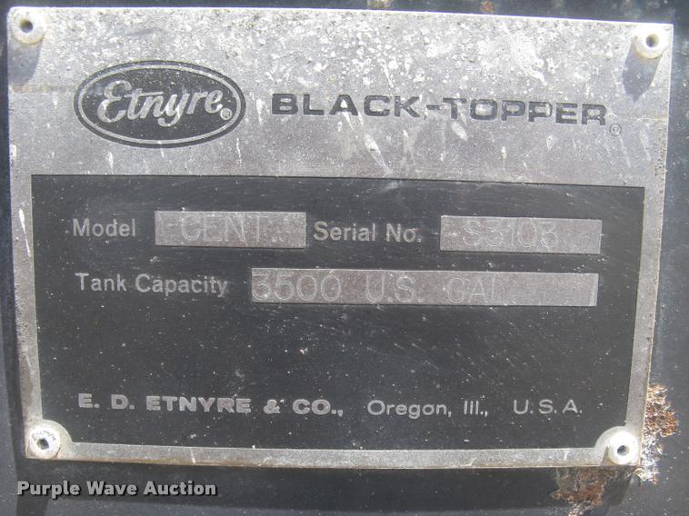 image for item L2340 2001 Peterbilt 330 asphalt distribution truck