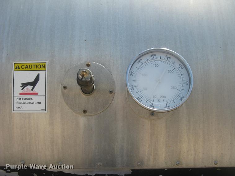 image for item L2340 2001 Peterbilt 330 asphalt distribution truck