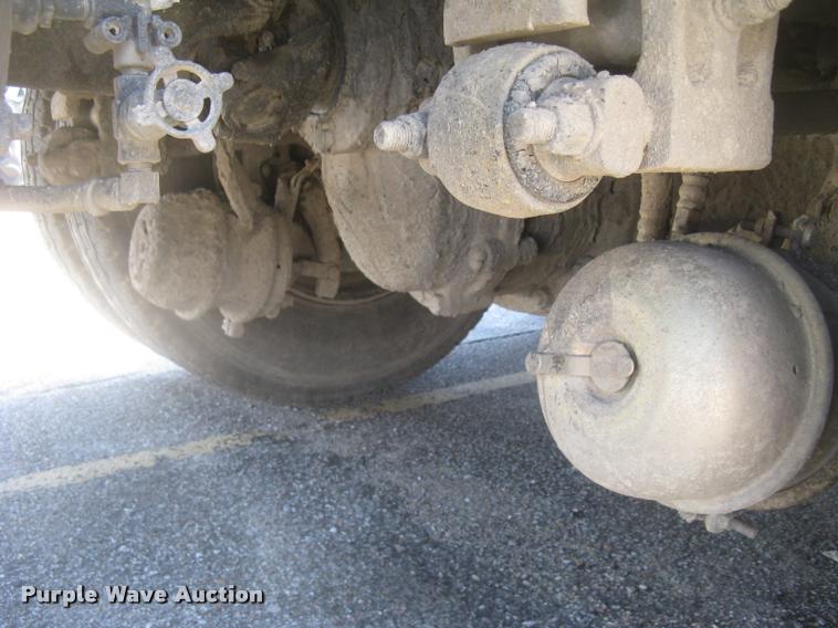 image for item L2340 2001 Peterbilt 330 asphalt distribution truck