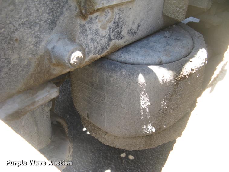 image for item L2340 2001 Peterbilt 330 asphalt distribution truck