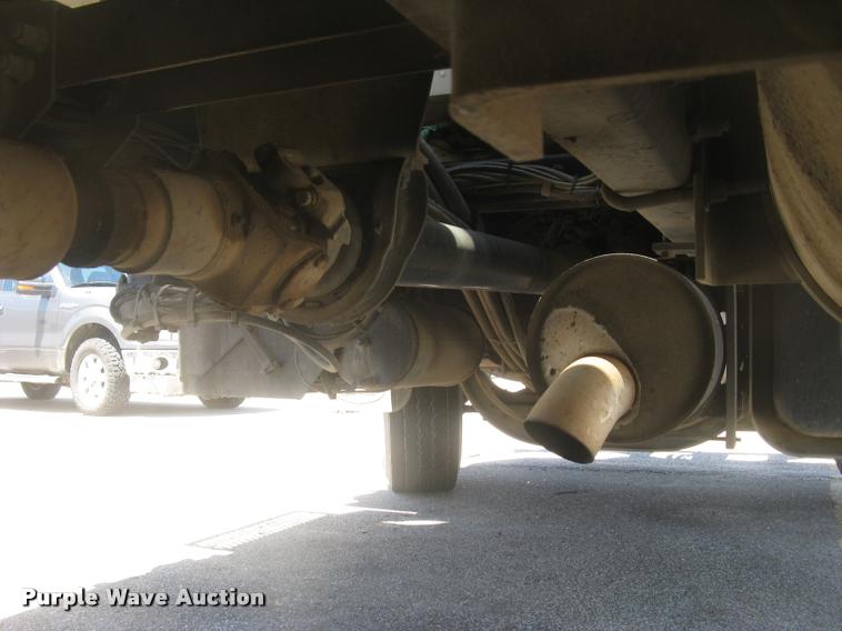 image for item L2340 2001 Peterbilt 330 asphalt distribution truck