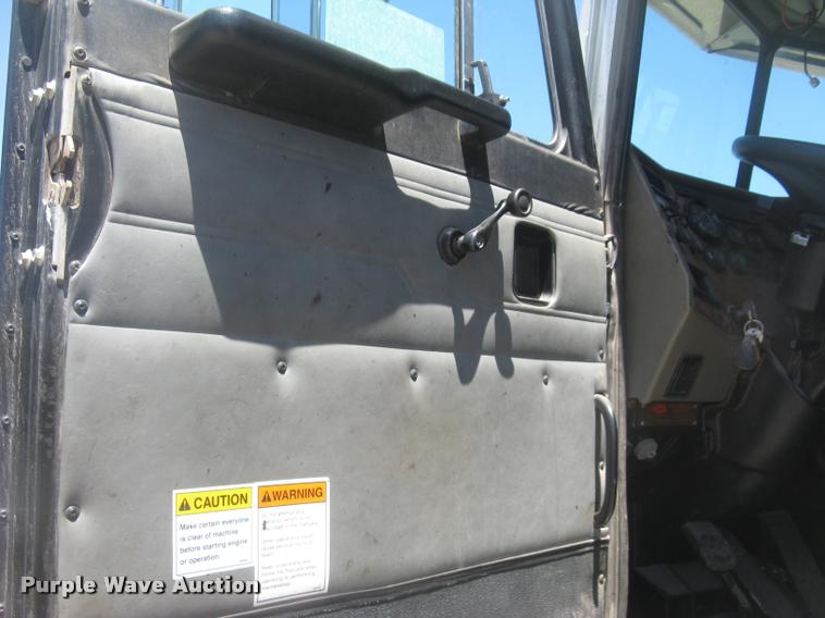 image for item L2340 2001 Peterbilt 330 asphalt distribution truck