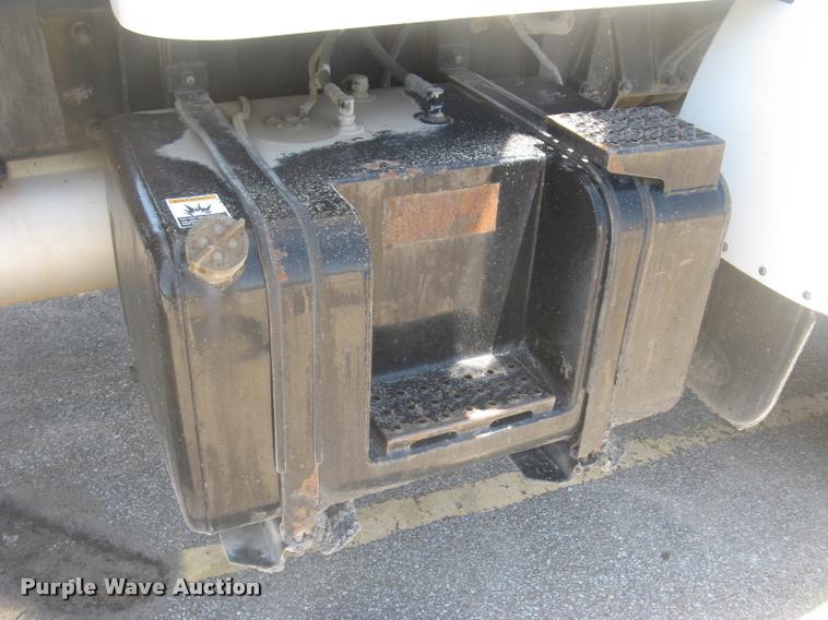 image for item L2340 2001 Peterbilt 330 asphalt distribution truck