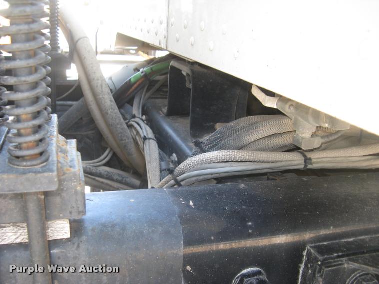 image for item L2340 2001 Peterbilt 330 asphalt distribution truck