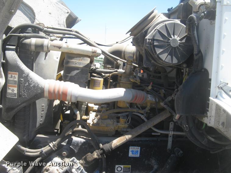 image for item L2340 2001 Peterbilt 330 asphalt distribution truck