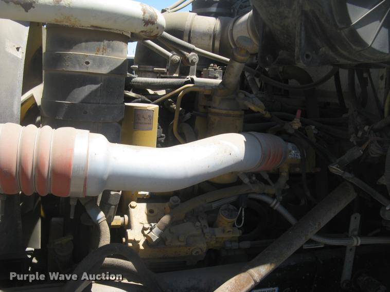 image for item L2340 2001 Peterbilt 330 asphalt distribution truck