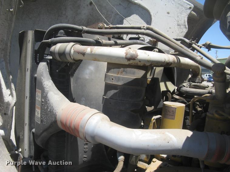 image for item L2340 2001 Peterbilt 330 asphalt distribution truck