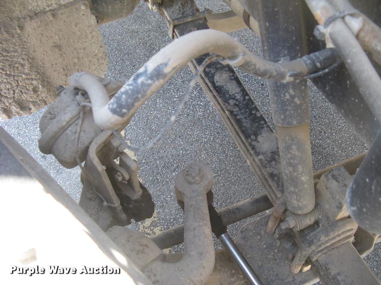 image for item L2340 2001 Peterbilt 330 asphalt distribution truck