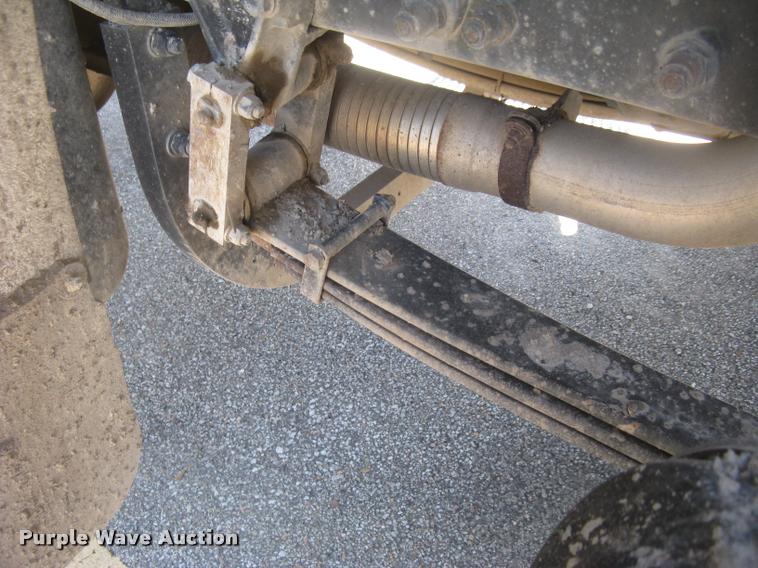 image for item L2340 2001 Peterbilt 330 asphalt distribution truck