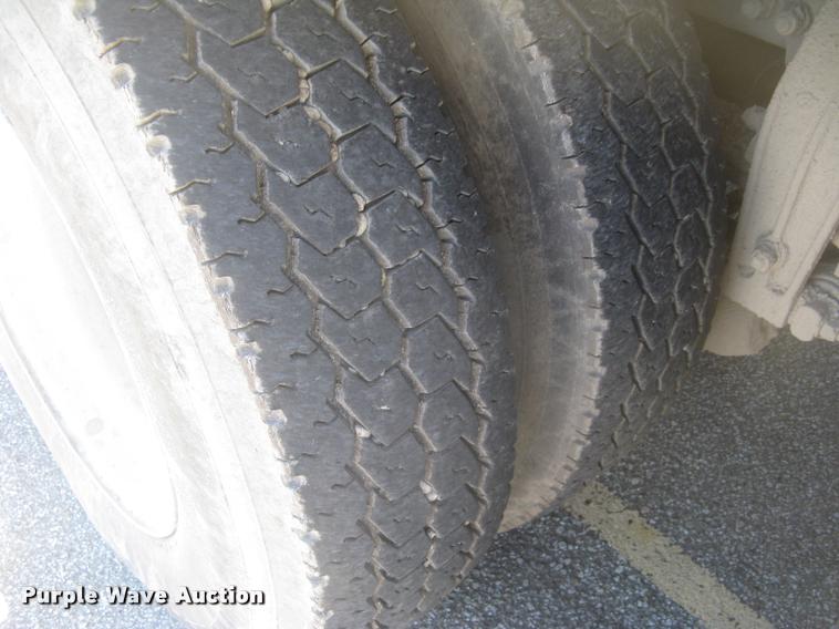 image for item L2340 2001 Peterbilt 330 asphalt distribution truck