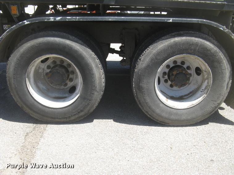 image for item L2340 2001 Peterbilt 330 asphalt distribution truck