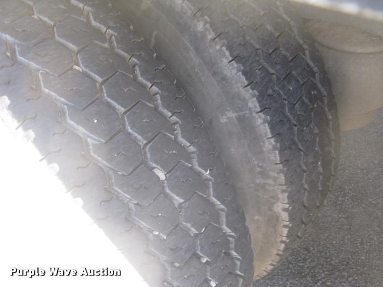 image for item L2340 2001 Peterbilt 330 asphalt distribution truck