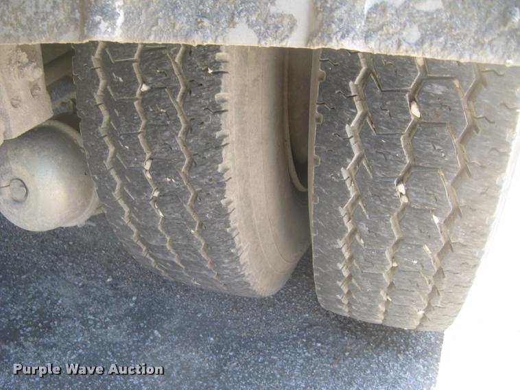 image for item L2340 2001 Peterbilt 330 asphalt distribution truck