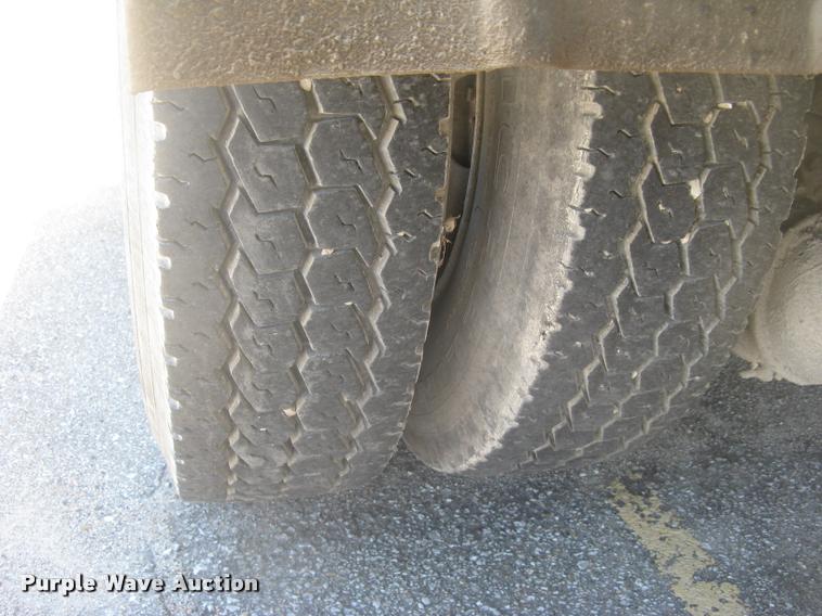 image for item L2340 2001 Peterbilt 330 asphalt distribution truck