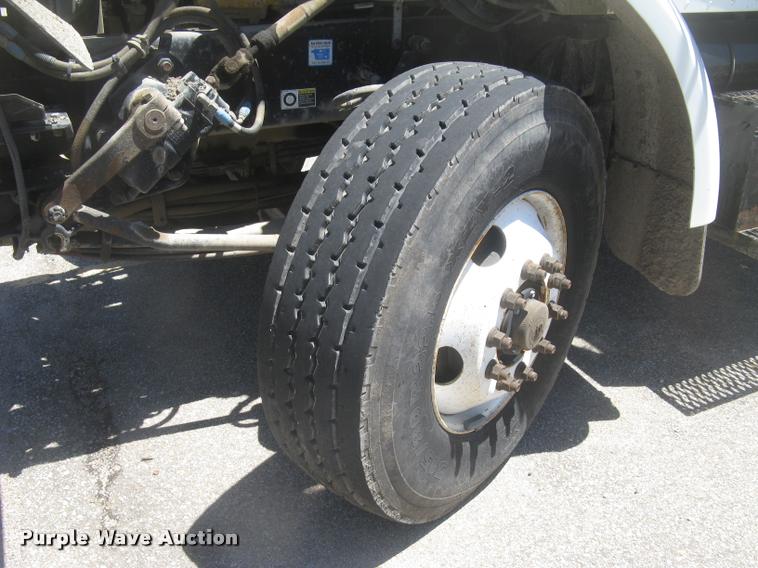 image for item L2340 2001 Peterbilt 330 asphalt distribution truck