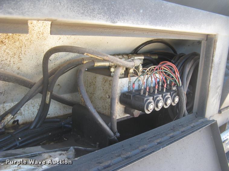 image for item L2340 2001 Peterbilt 330 asphalt distribution truck