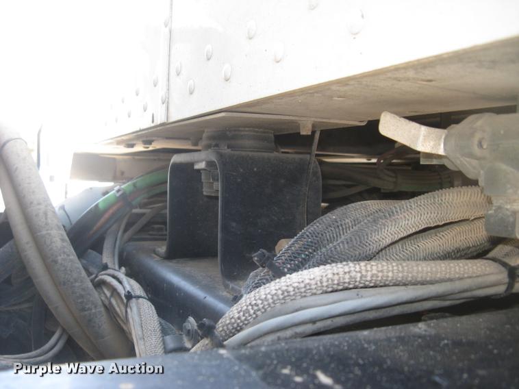 image for item L2340 2001 Peterbilt 330 asphalt distribution truck