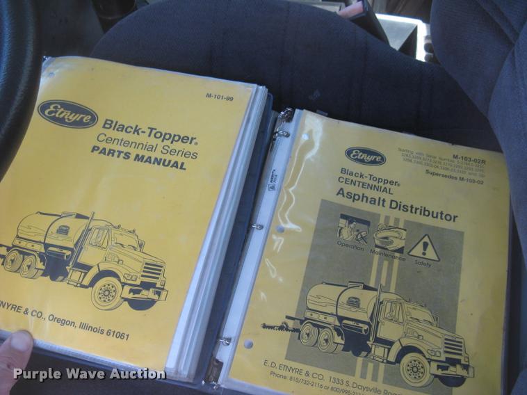 image for item L2340 2001 Peterbilt 330 asphalt distribution truck