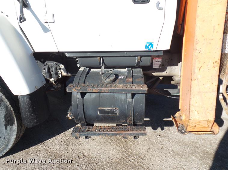 image for item L4700 1993 Ford LT8000 crane truck