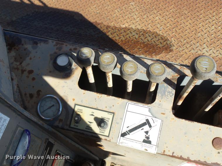 image for item L4700 1993 Ford LT8000 crane truck