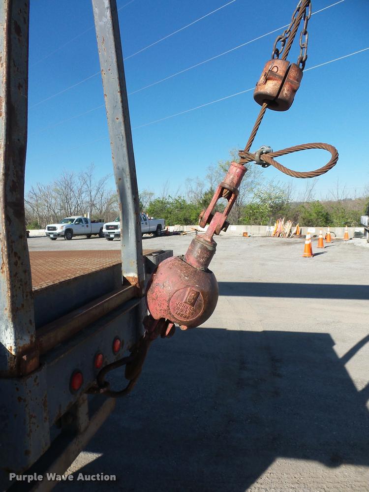 image for item L4700 1993 Ford LT8000 crane truck