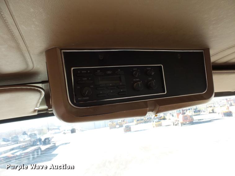 image for item L4700 1993 Ford LT8000 crane truck