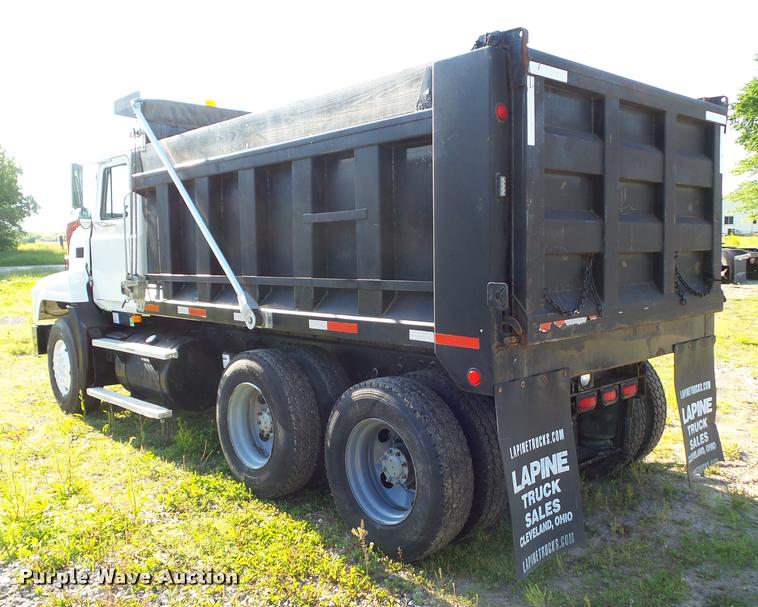 image for item L5598 1999 Mack CH612 dump truck