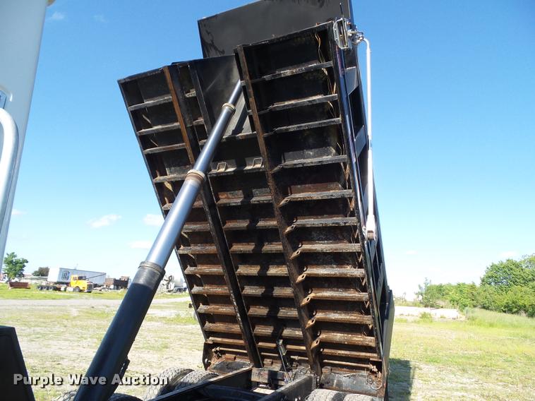 image for item L5598 1999 Mack CH612 dump truck