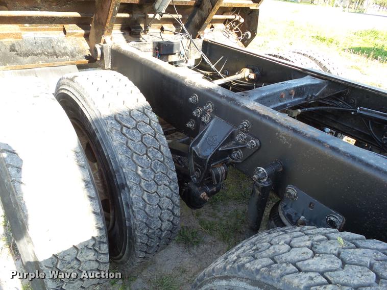 image for item L5598 1999 Mack CH612 dump truck