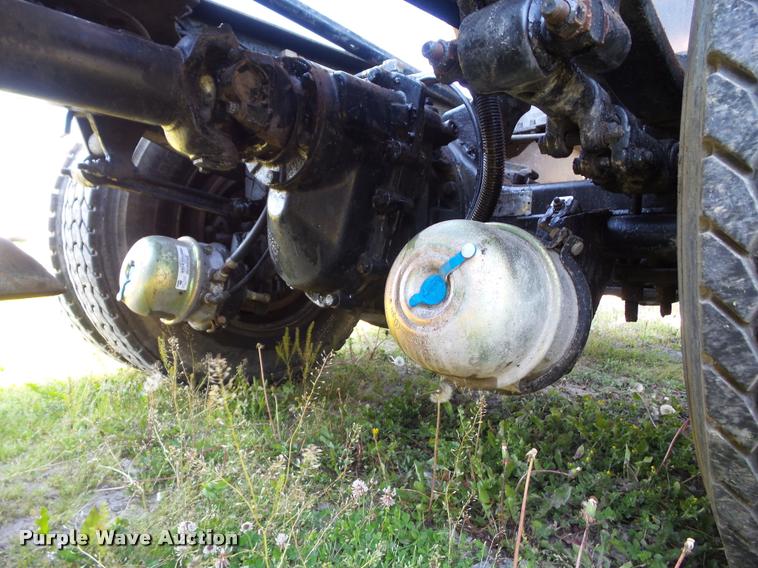 image for item L5598 1999 Mack CH612 dump truck