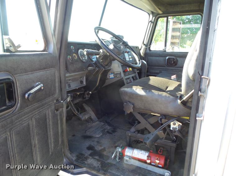 image for item L5598 1999 Mack CH612 dump truck