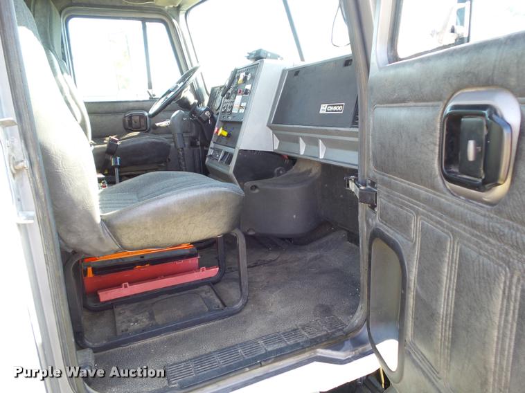 image for item L5598 1999 Mack CH612 dump truck