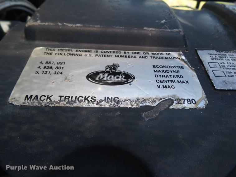 image for item L5598 1999 Mack CH612 dump truck