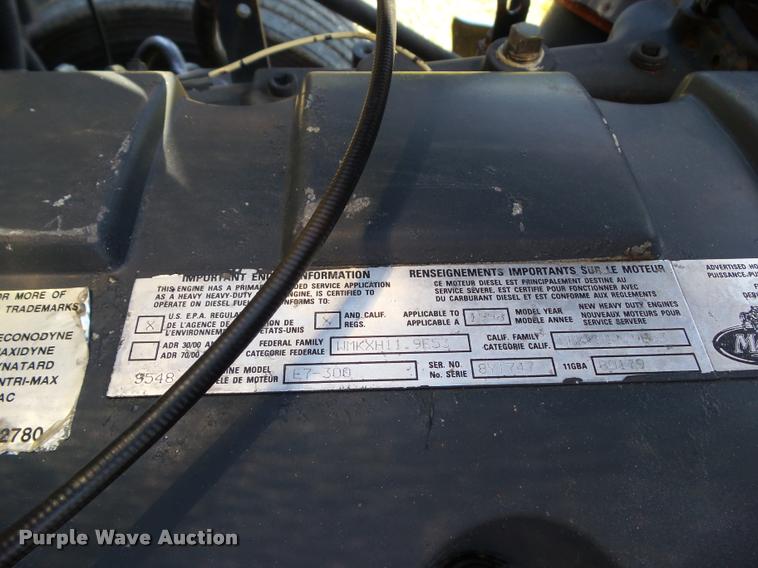 image for item L5598 1999 Mack CH612 dump truck