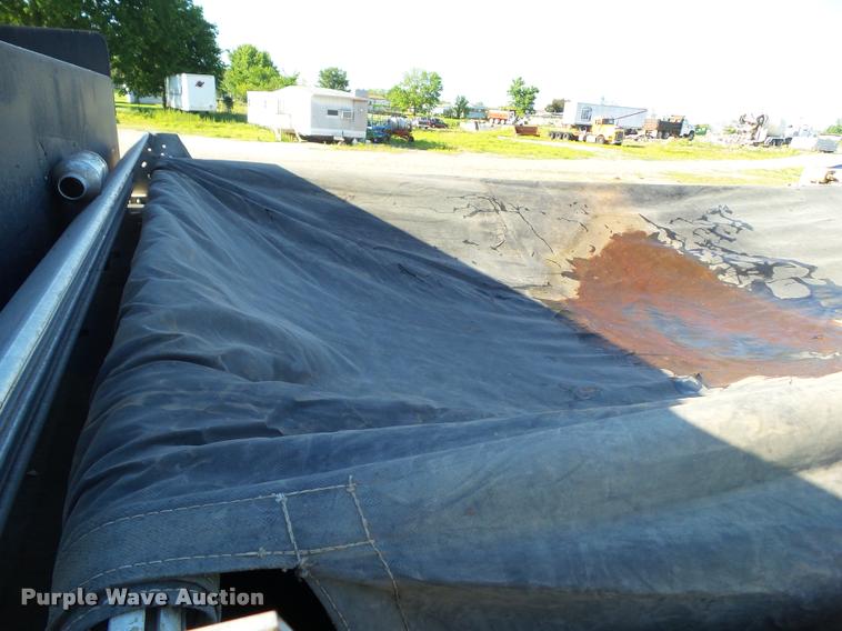 image for item L5598 1999 Mack CH612 dump truck