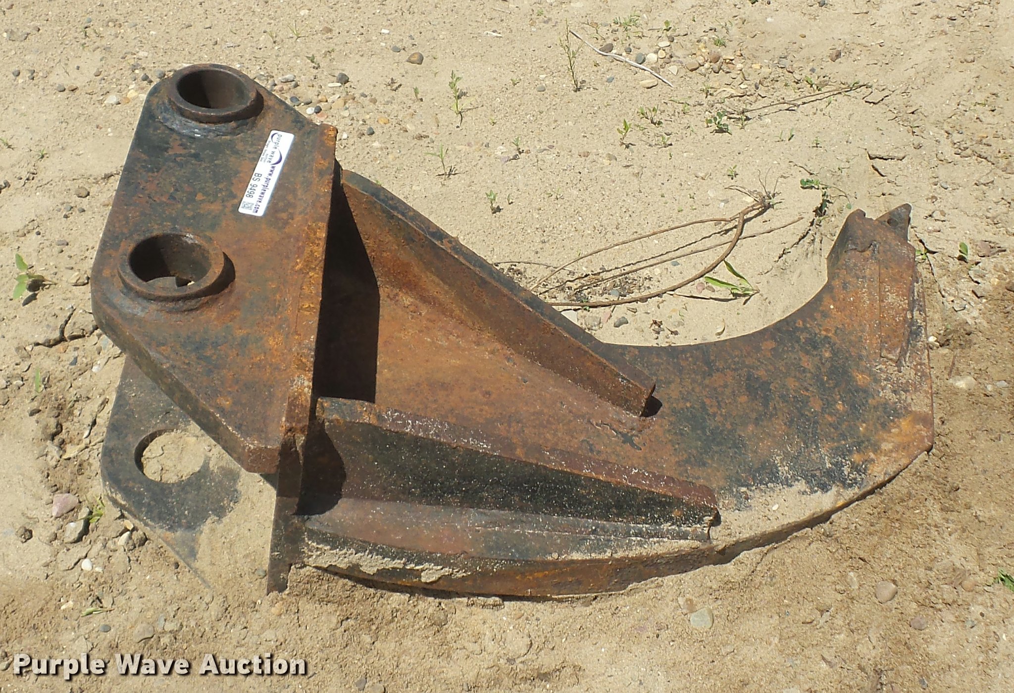 Excavator ripper tooth in Gallatin, MO Item BS9498 sold Purple Wave
