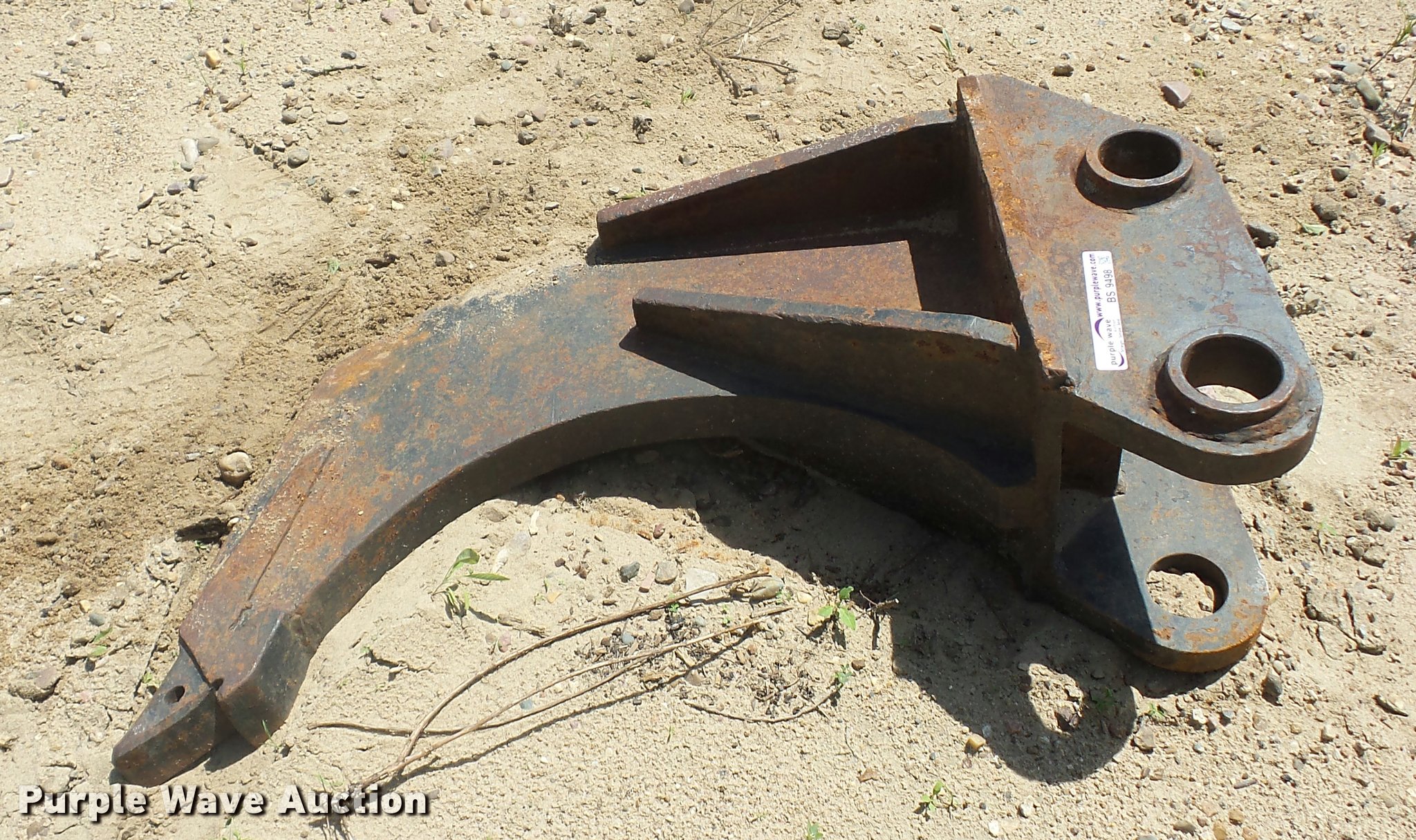 Excavator ripper tooth in Gallatin, MO Item BS9498 sold Purple Wave