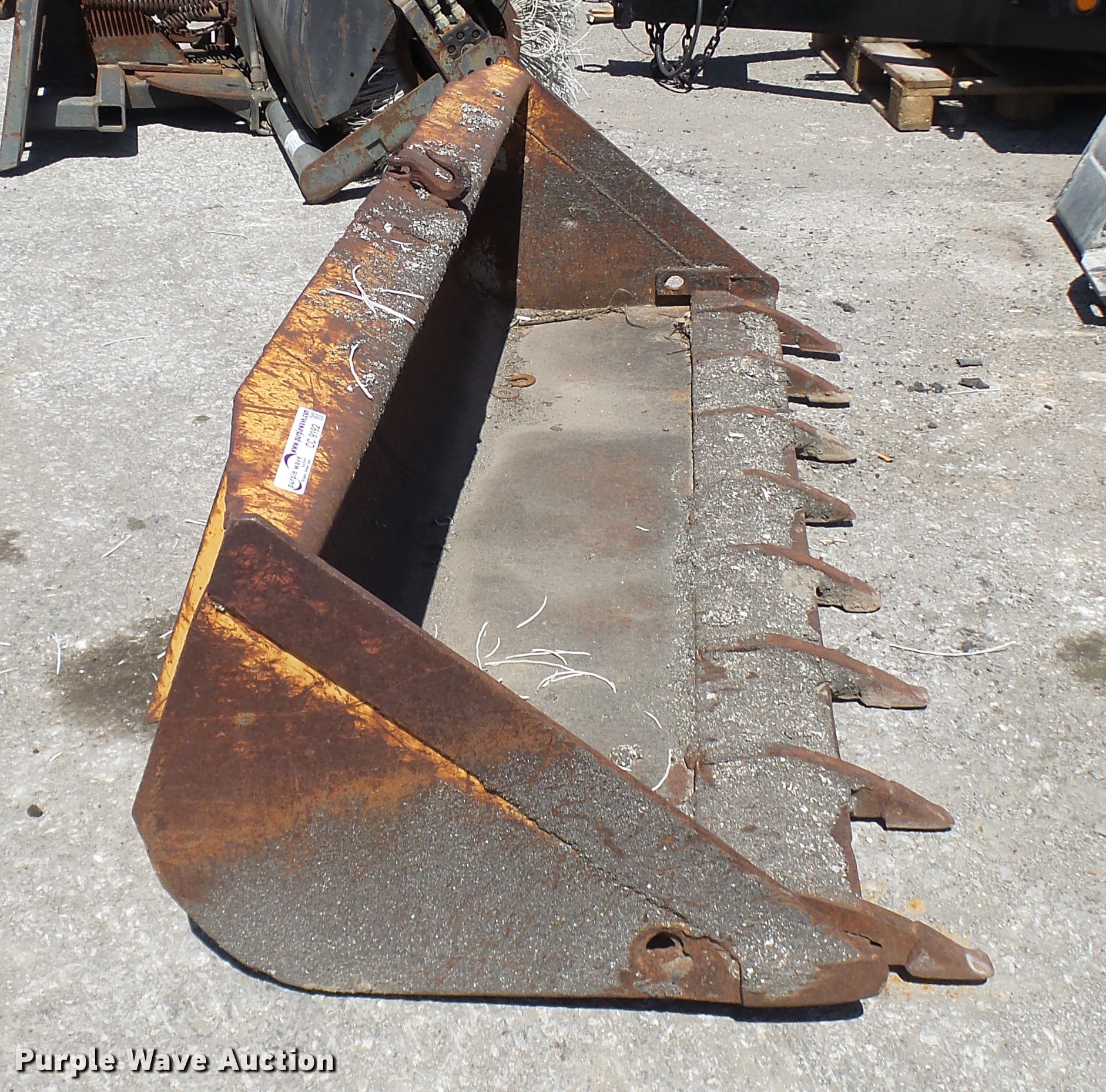 Case skid steer bucket in Riverside, MO Item CC9192 sold Purple Wave