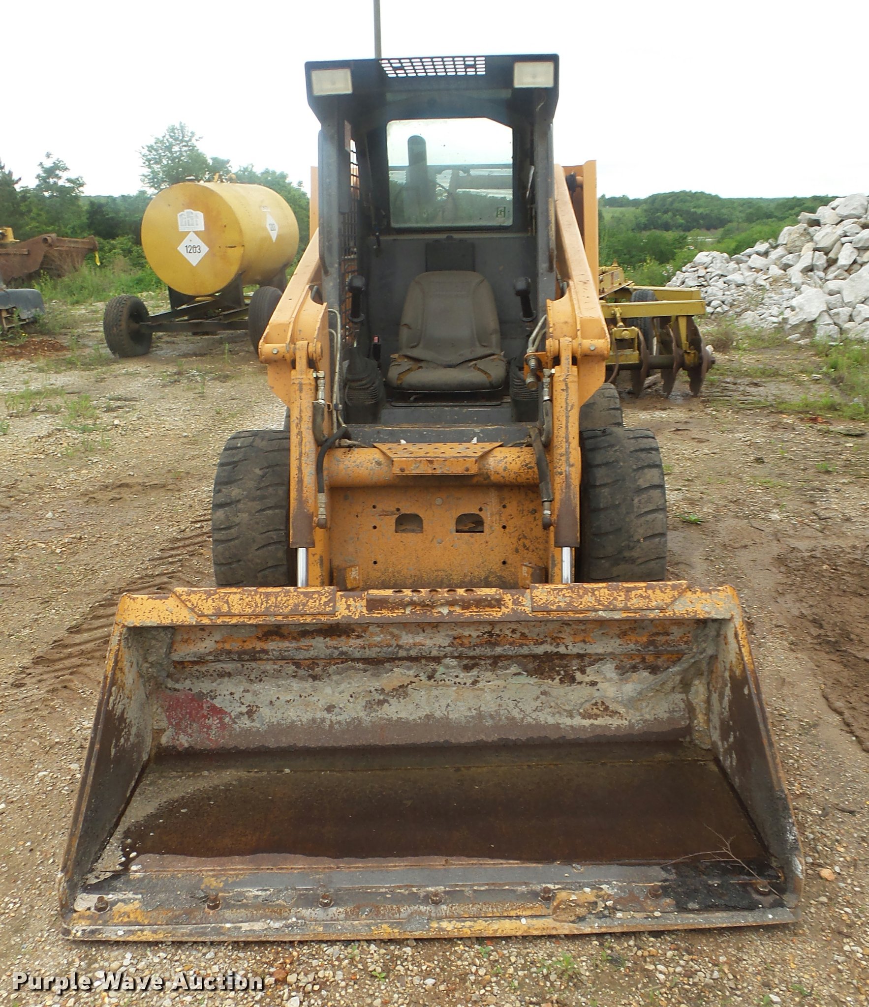 2005 Case 420 skid steer in Springfield, MO Item DA2695 sold Purple