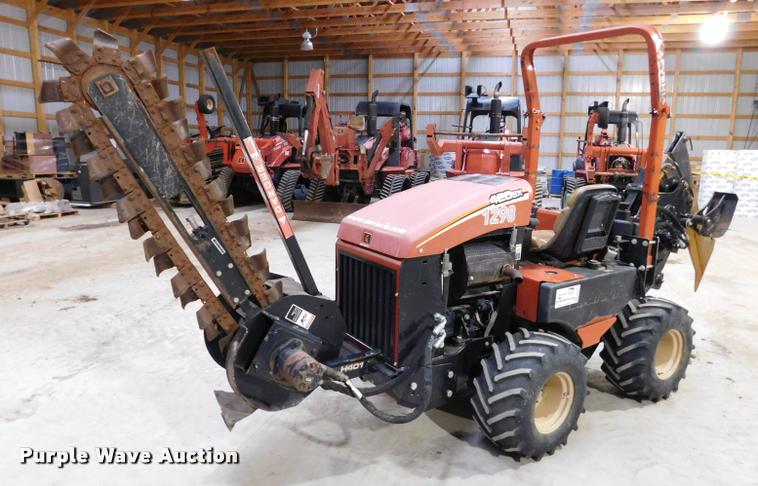image for item DA1021 2011 Ditch Witch 420ST trencher