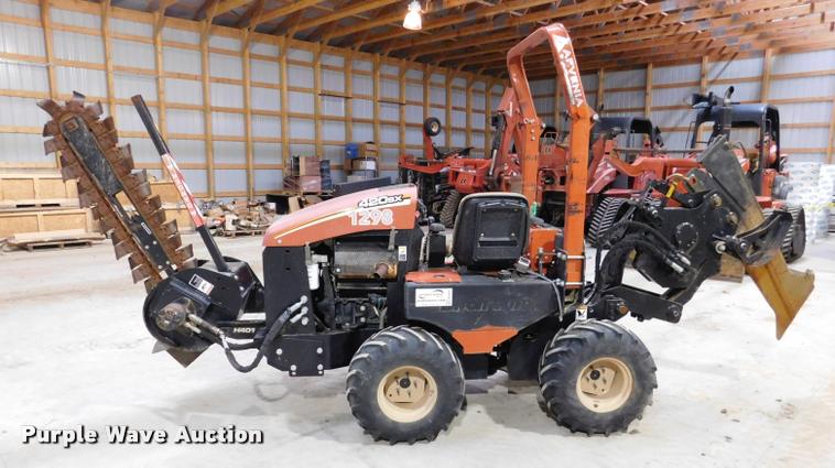 image for item DA1021 2011 Ditch Witch 420ST trencher